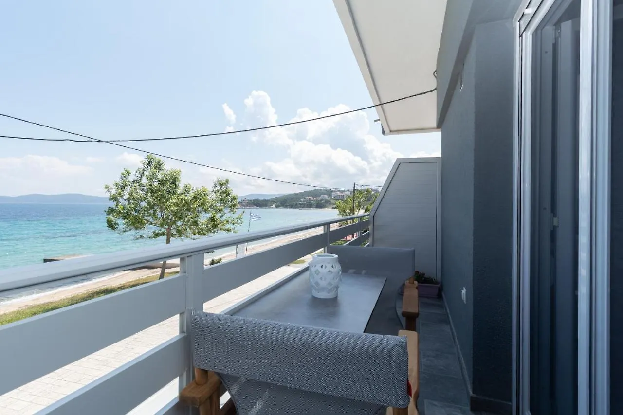 Golden Seaside 1 Apartment Nea Roda
