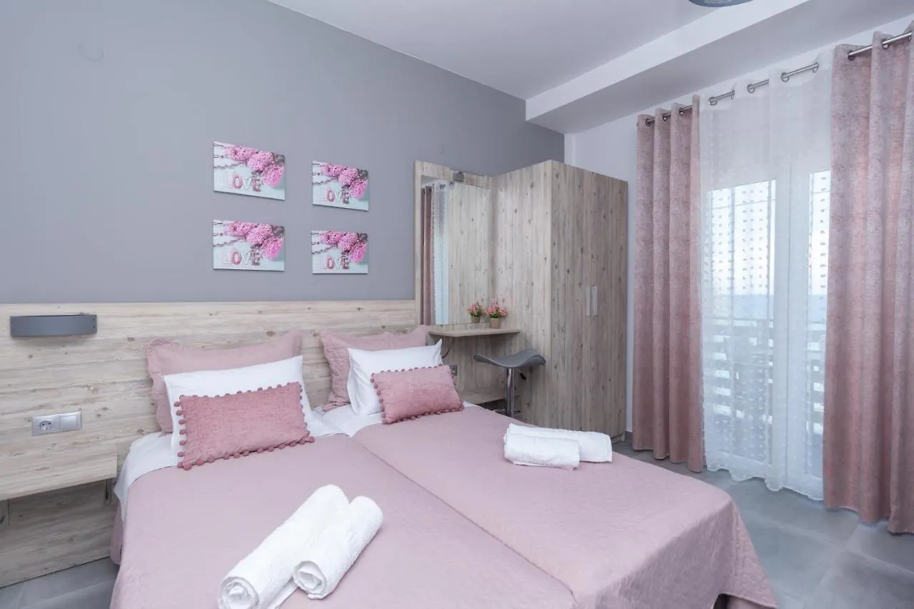 Golden Seaside 1 Apartment Nea Roda