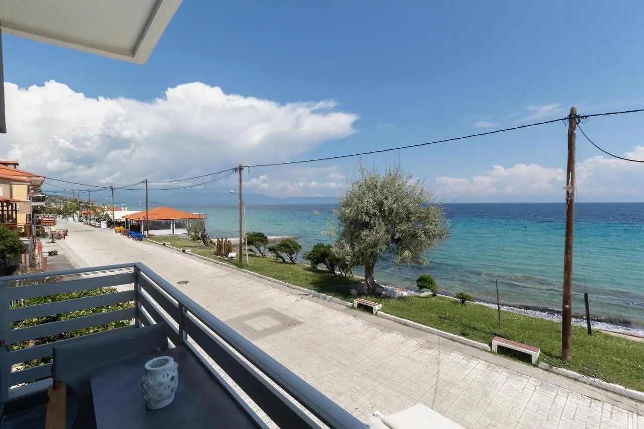 Golden Seaside 1 Apartment Nea Roda