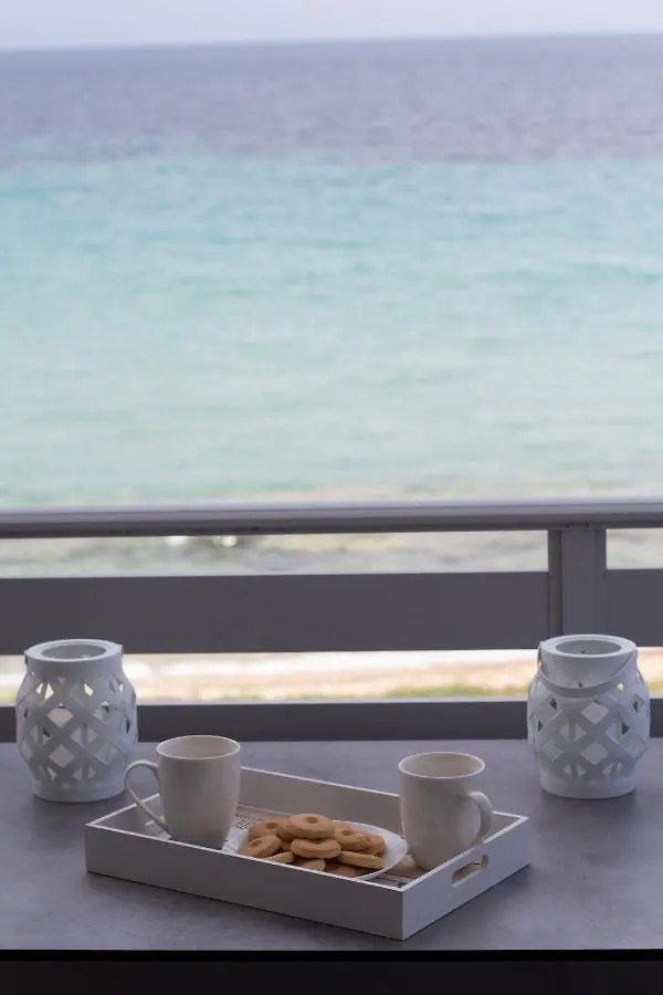 Golden Seaside 1 Apartment Nea Roda